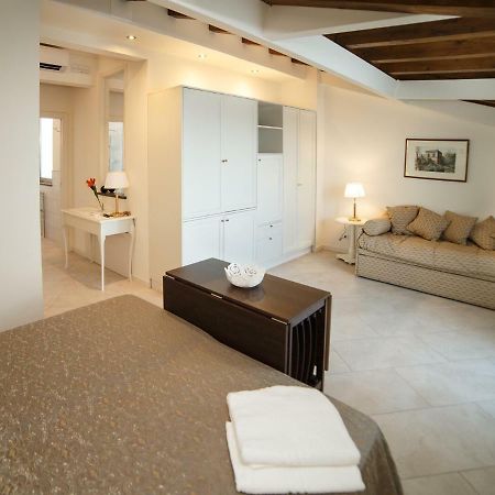 Marina Di Savoca Apartment Santa Teresa Di Riva Exterior foto