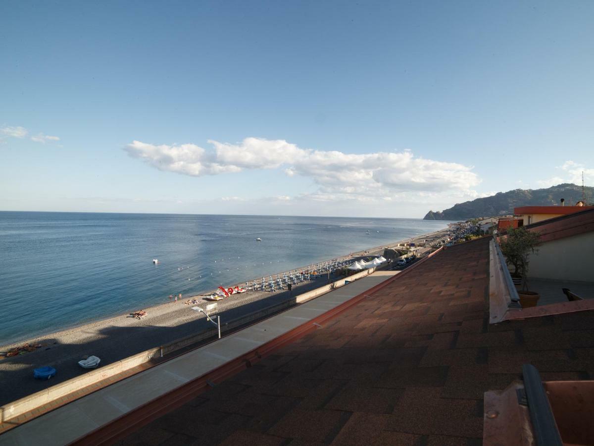 Marina Di Savoca Apartment Santa Teresa Di Riva Exterior foto