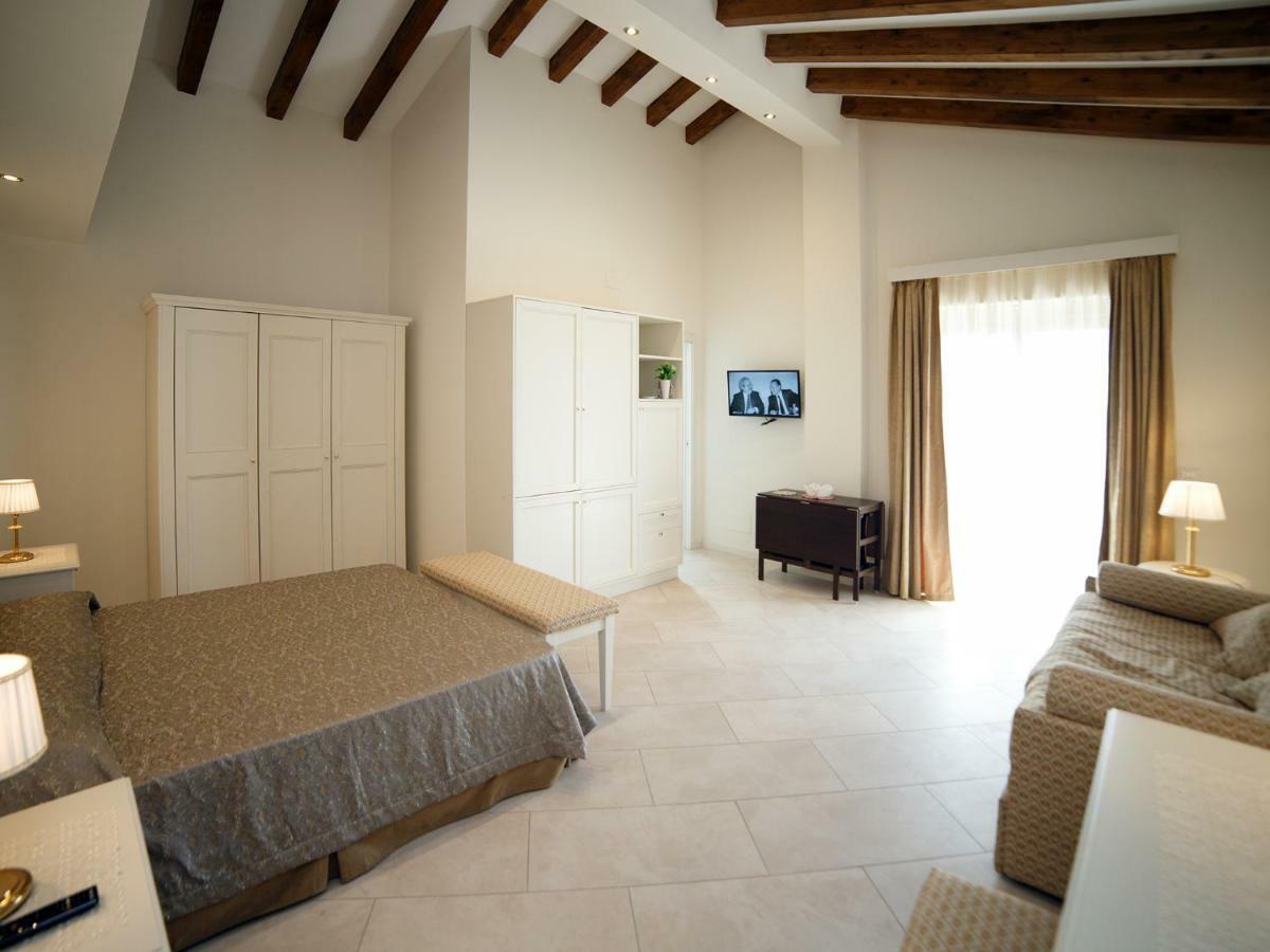 Marina Di Savoca Apartment Santa Teresa Di Riva Exterior foto
