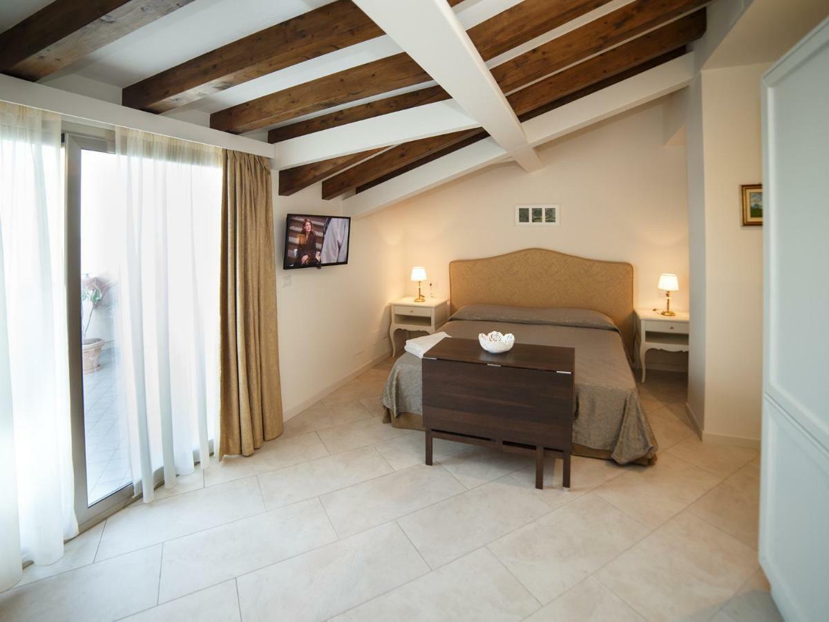 Marina Di Savoca Apartment Santa Teresa Di Riva Exterior foto