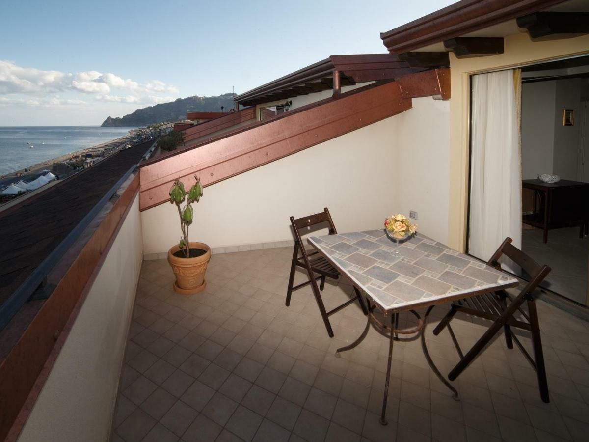 Marina Di Savoca Apartment Santa Teresa Di Riva Exterior foto