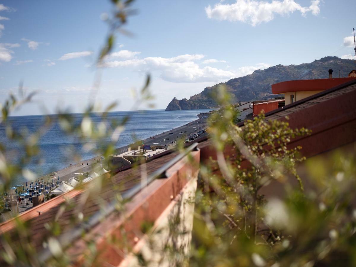 Marina Di Savoca Apartment Santa Teresa Di Riva Exterior foto